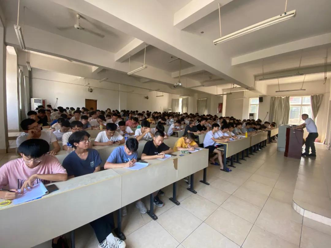 赣南科技学院.jpg