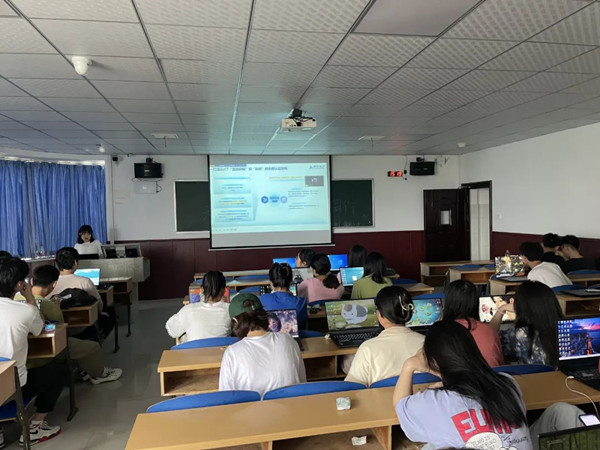 湖南邮电职业技术学院鸿蒙认证讲座.jpg
