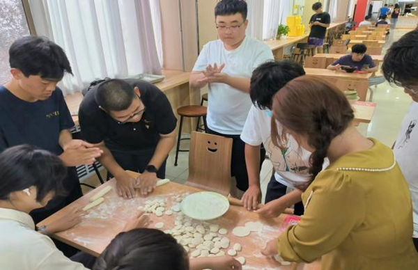 山东信息职业技术学院&讯方技术开展迎新生庆中秋晚会.png