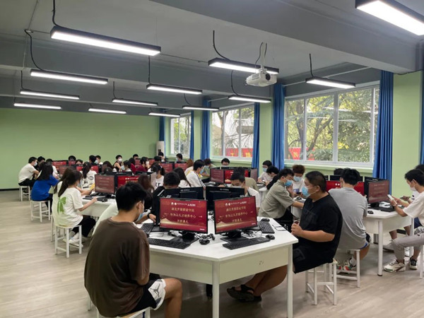 湖北开放职业学院华为云认证开班.jpg