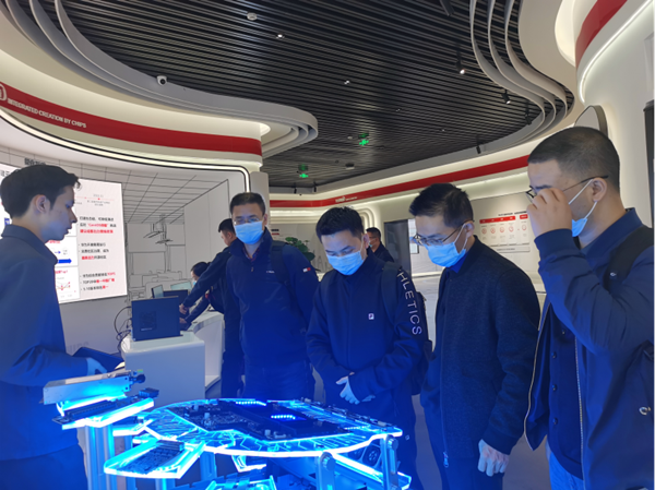 乐山师范学院领莅临鲲鹏人才基地参观.png