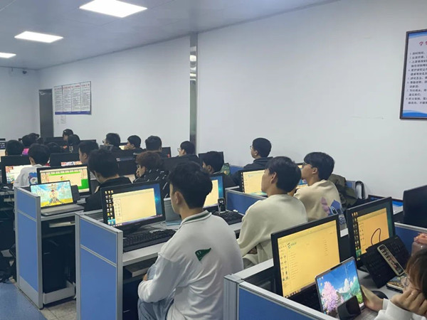 安徽邮电职业技术学院华为1+X网络系统建设与运维培训.jpg