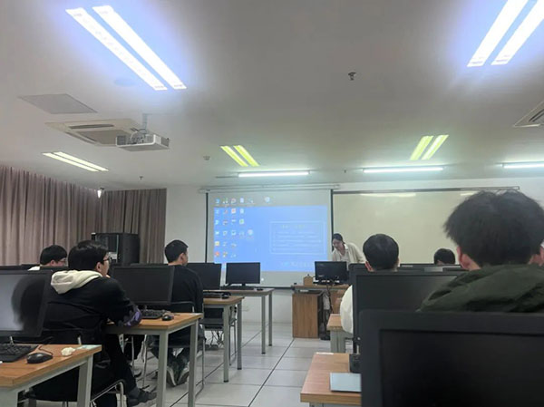 讯方智汇云校舒凤娇.jpg