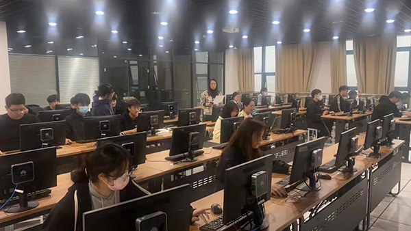 郑州信息工程职业学院双高班.jpg