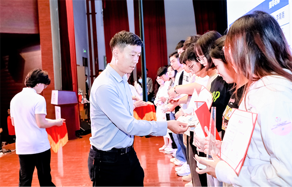 讯方智汇云校陈亮.png 讯方智汇云校陈亮.png