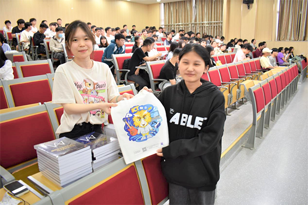 西安培华学院华为云专场活动.png