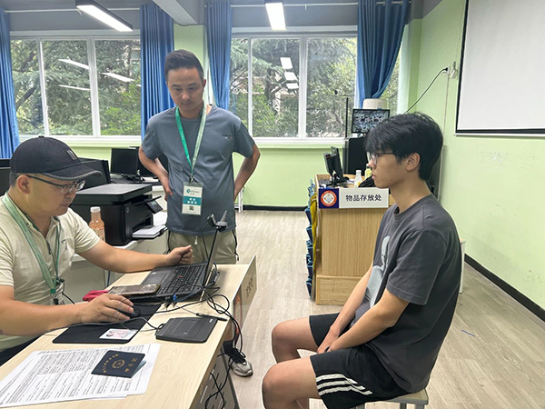 湖北开放职业学院学生通过华为HCIA认证.jpg
