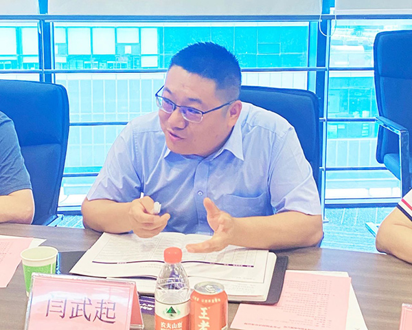 襄阳汽车职业技术学院信息技术学院党总支书记闫武起.jpg