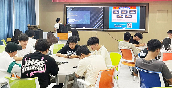 江西交通职院亚马逊云科技百校行.png