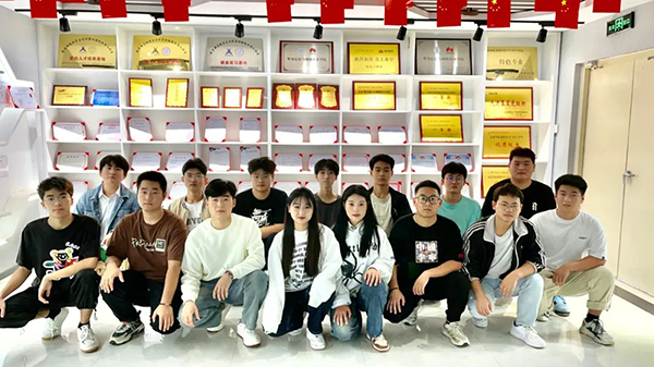 郑州信息工程职业学院行业知识学习活动.png
