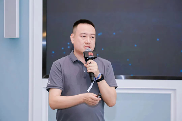 华为政企培训与认证营销总监宫志伟.png