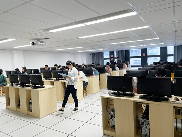 广州商学院华为创新班.png