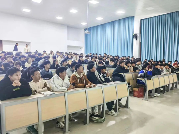 焦作工贸职业学院华为ICT学院基础技能培训.png