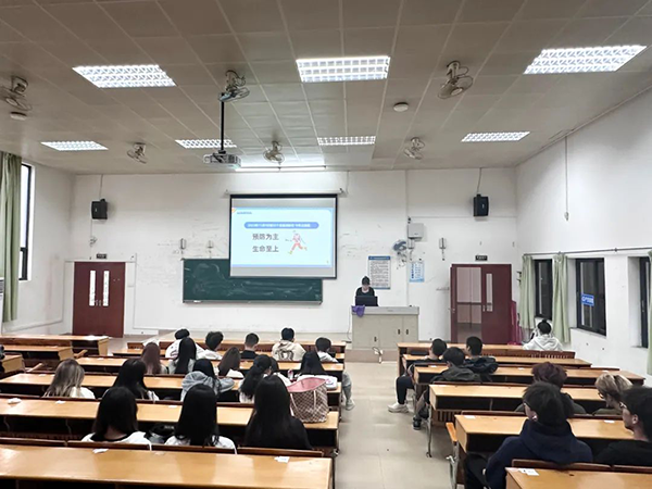广州商学院华为创新班23级新生月度主题班会.png