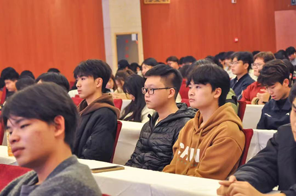 重庆建筑科技职业学院ICT行业发展大型讲座.png
