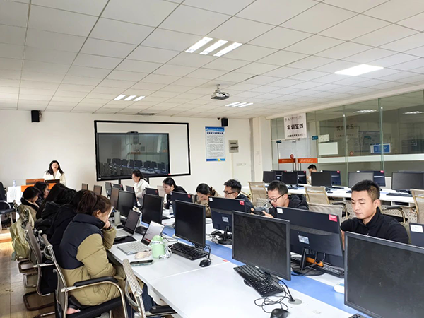 重庆机电职业技术大学华为云计算HCIP高级工程师精英班.png