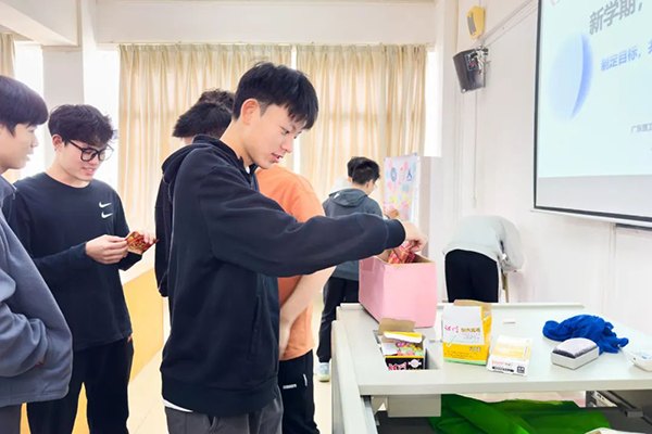 广东理工学院华为ICT创新班.png