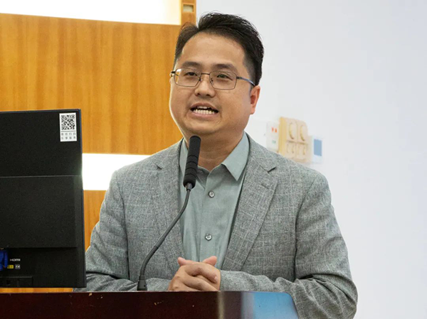 讯方智汇云校深圳区域总经理张松柏.png