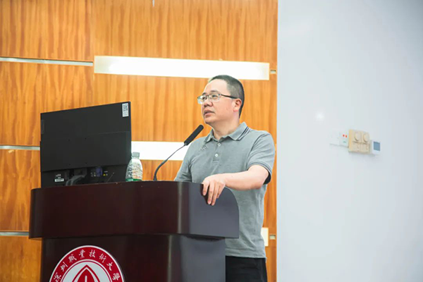 深职大华为ICT学院支持中心负责人王隆杰.png 深职大华为ICT学院支持中心负责人王隆杰.png