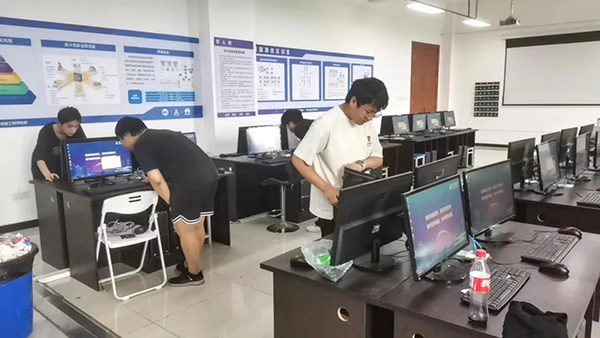 重庆建筑科技职业学院实训室电脑大检修活动.png