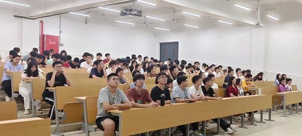 广东科技学院华为ICT大赛暨行业发展趋势分享会.png