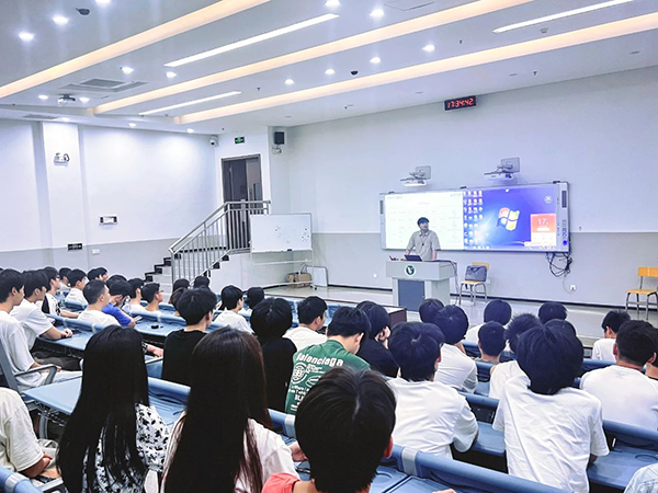 讯方技术江西区域资深讲师万志平老师.png