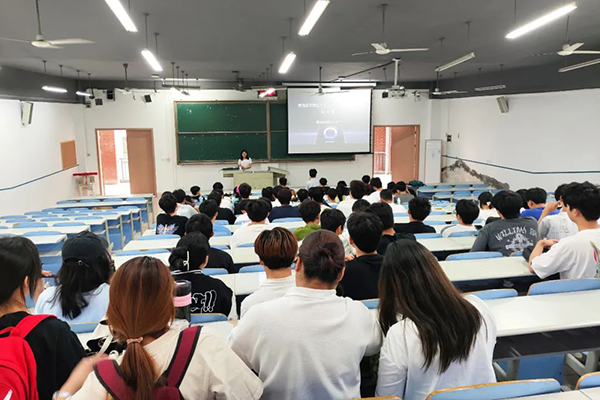 重庆机电职业技术大学开展华为ICT学院基础软件工程师培训.png