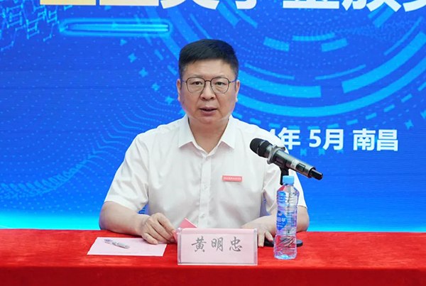 江西交通职业技术学院院长黄明忠.png