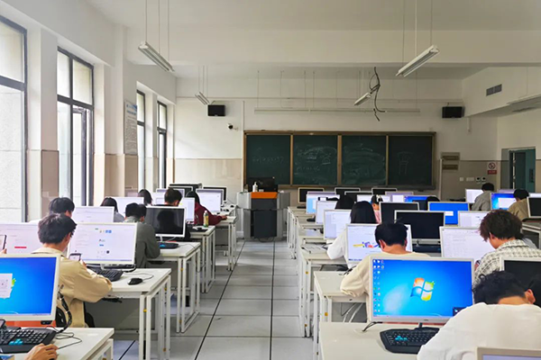贵州电子科技职业学院HarmonyOS 应用开发者人才训练营.png