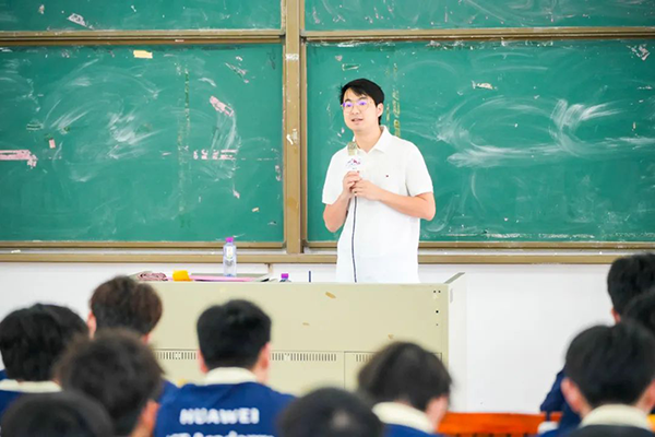 华为终端肇云区域总经理郭兴国.png