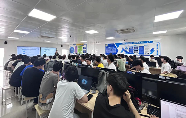 江西应用技术职业学院开展就业内训之简历专项指导课程.png 江西应用技术职业学院开展就业内训之简历专项指导课程.png