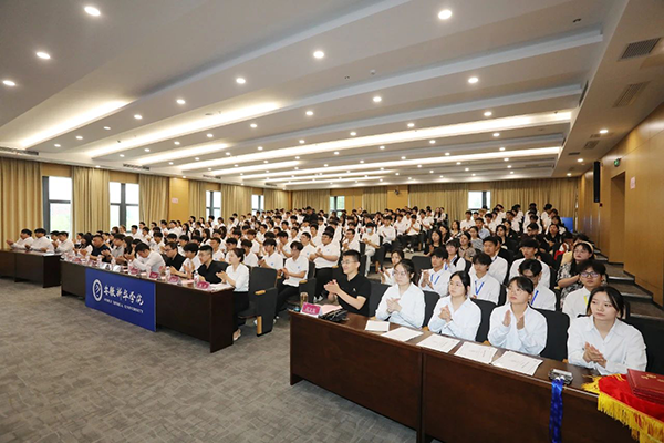 安徽新华学院优选级华为ICT学院.png
