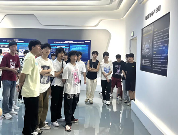 重庆建筑科技职业学院专业认识实习活动.png