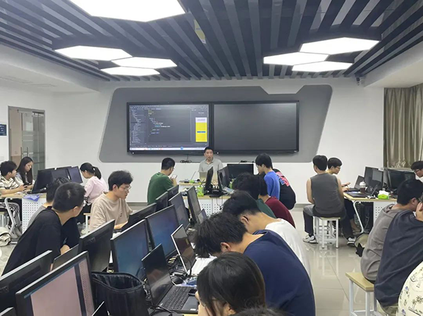 无锡职业技术学院HarmonyOS人才训练营.png
