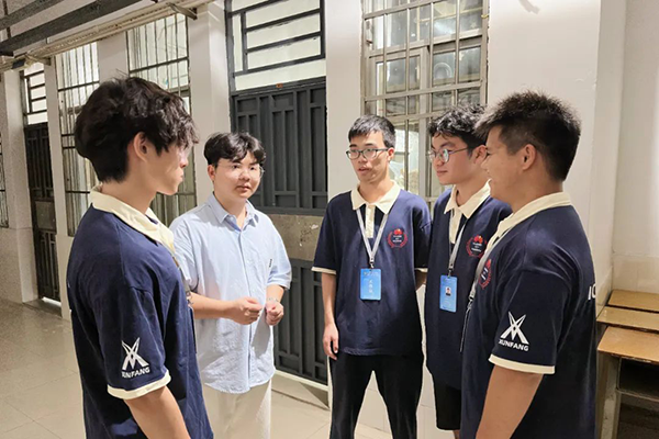 刘子骞老师.png