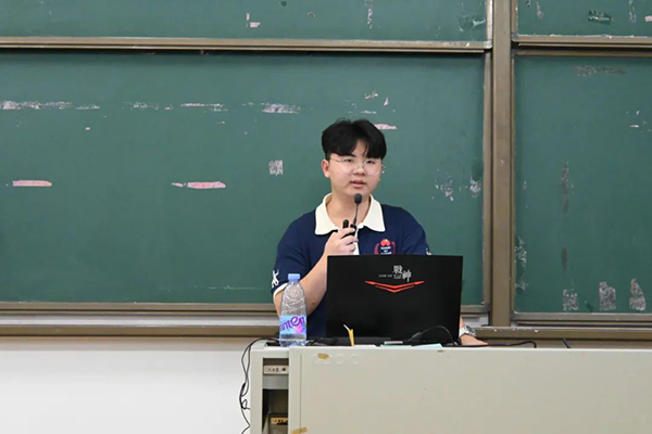 刘子骞老师.png