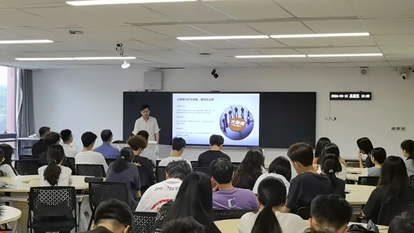 数据科学与大数据技术专业讲师蔡其宇.png